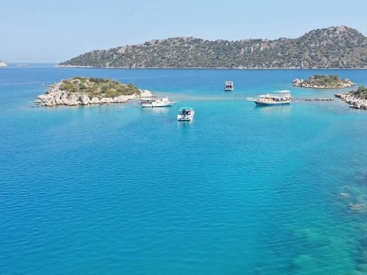 Plaj Çantası Hazırlık Rehberi: Güneşten Korunma ve Plaj Ürünleri